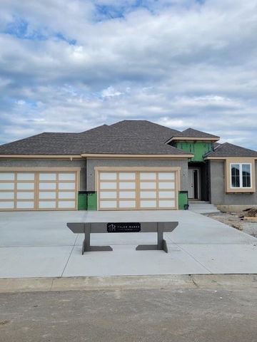 16747 S Twilight Lane, Olathe, KS 66062