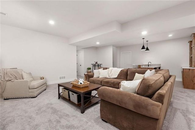 16747 S Twilight Lane, Olathe, KS 66062