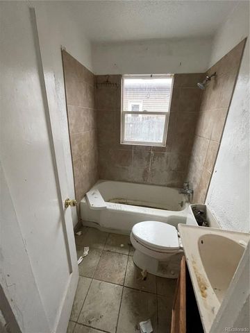 1334 Havana Street, Aurora, CO 80010