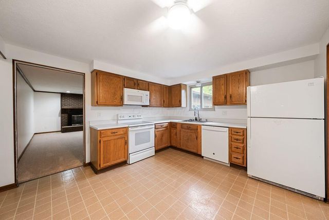 2256 Presley Drive, Grove City, OH 43123