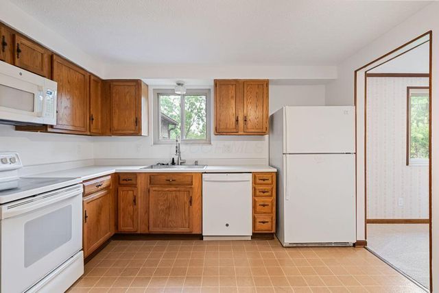 2256 Presley Drive, Grove City, OH 43123