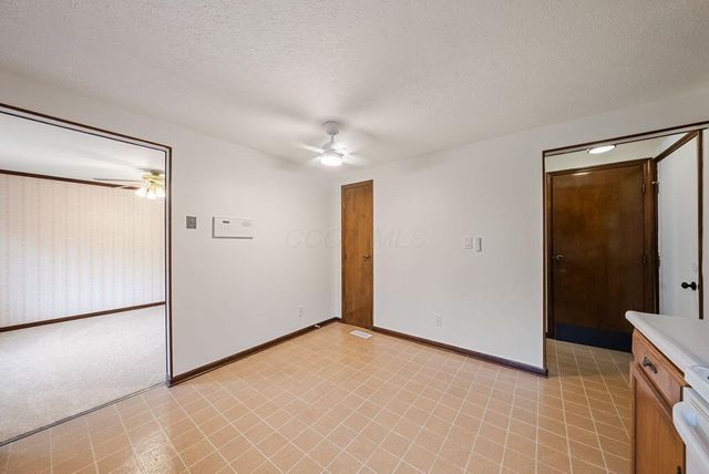 2256 Presley Drive, Grove City, OH 43123
