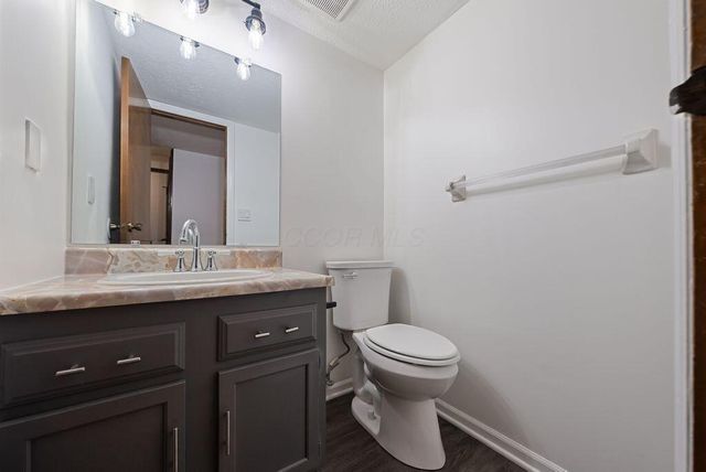 2256 Presley Drive, Grove City, OH 43123