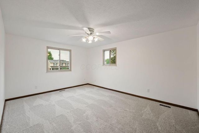 2256 Presley Drive, Grove City, OH 43123