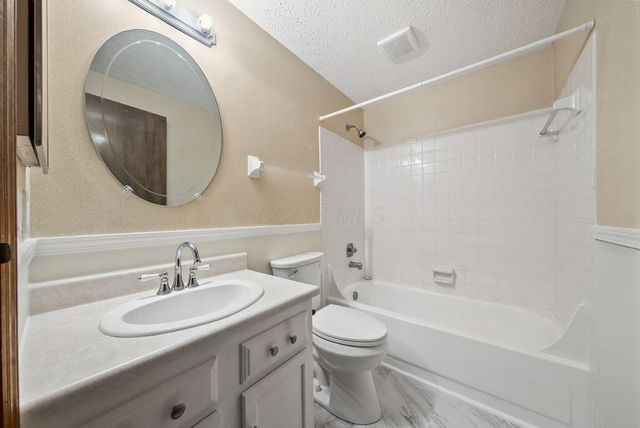 2256 Presley Drive, Grove City, OH 43123
