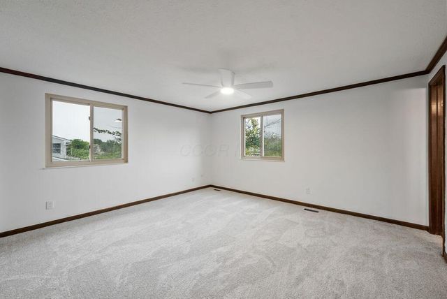 2256 Presley Drive, Grove City, OH 43123