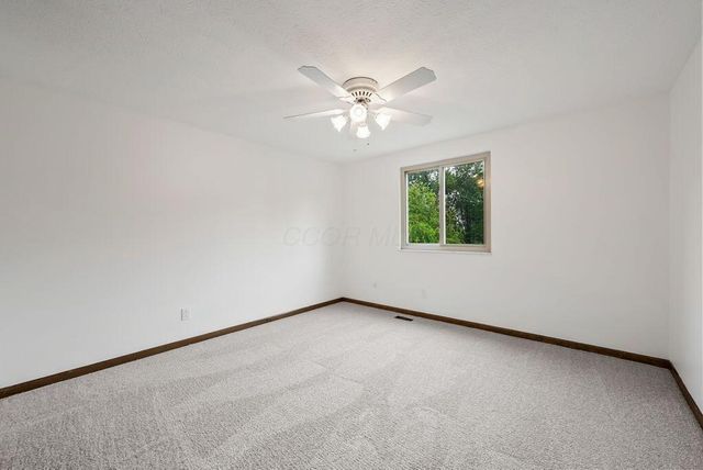 2256 Presley Drive, Grove City, OH 43123