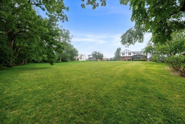 2256 Presley Drive, Grove City, OH 43123
