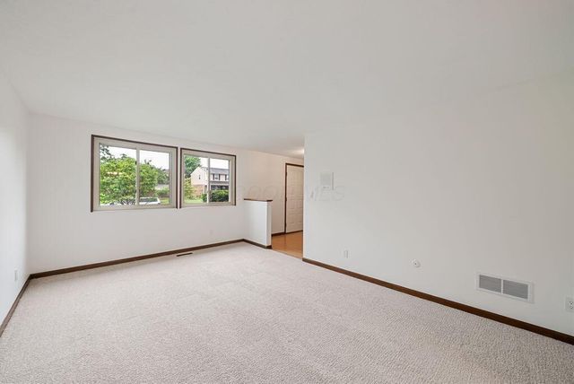 2256 Presley Drive, Grove City, OH 43123