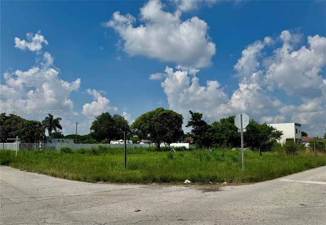 12208 SW 220th St, Miami, FL 33170