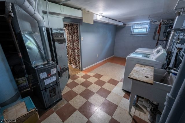 42 Telford St, East Orange City, NJ 07018