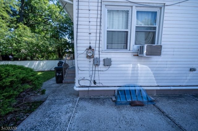 42 Telford St, East Orange City, NJ 07018