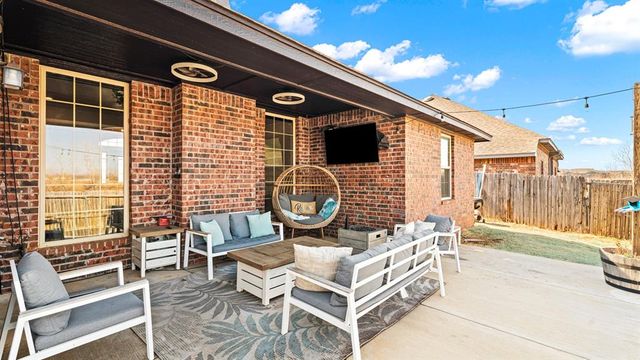 1507 NW 13th Place, Moore, OK 73170