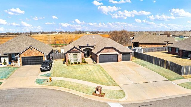1507 NW 13th Place, Moore, OK 73170