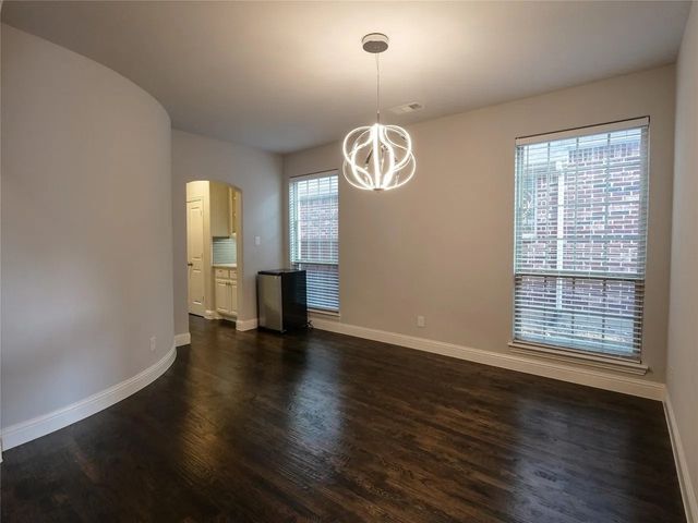 217 Warwick Boulevard, Lewisville, TX 75056