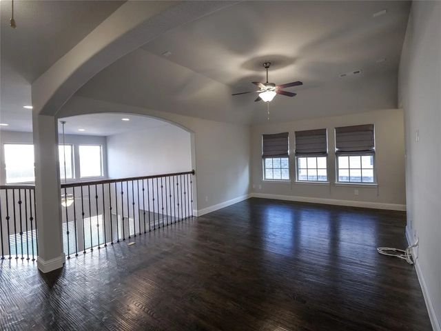 217 Warwick Boulevard, Lewisville, TX 75056