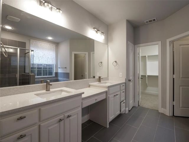 217 Warwick Boulevard, Lewisville, TX 75056