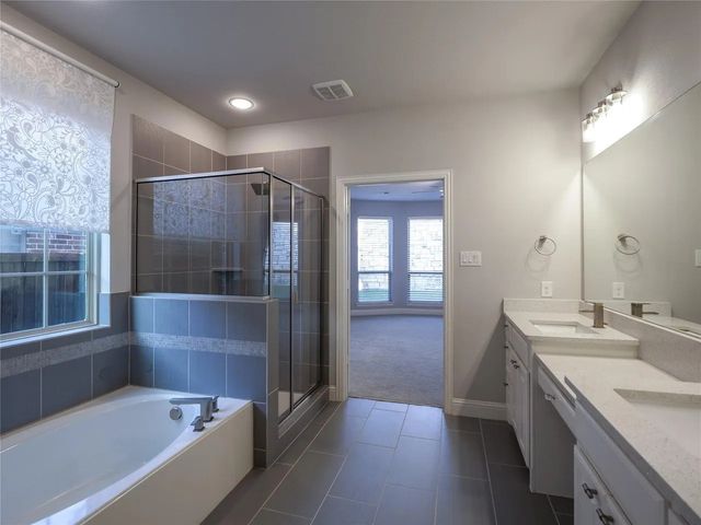 217 Warwick Boulevard, Lewisville, TX 75056