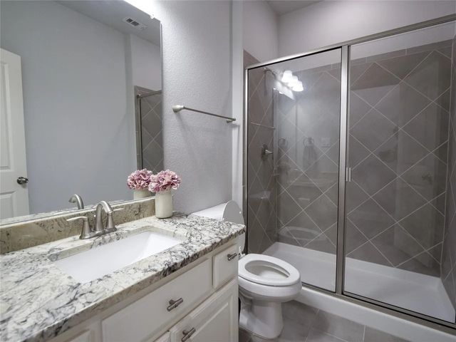 217 Warwick Boulevard, Lewisville, TX 75056