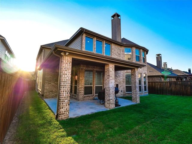 217 Warwick Boulevard, Lewisville, TX 75056