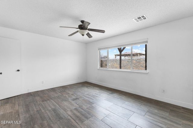 221 Villas Del Sur, Socorro, TX 79927