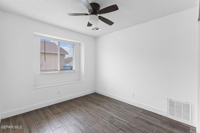 221 Villas Del Sur, Socorro, TX 79927