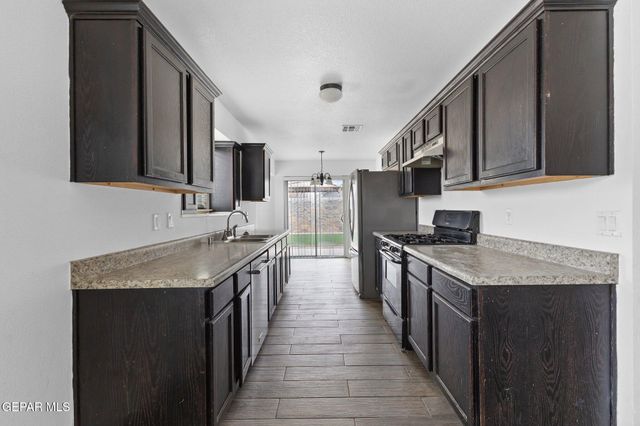 221 Villas Del Sur, Socorro, TX 79927