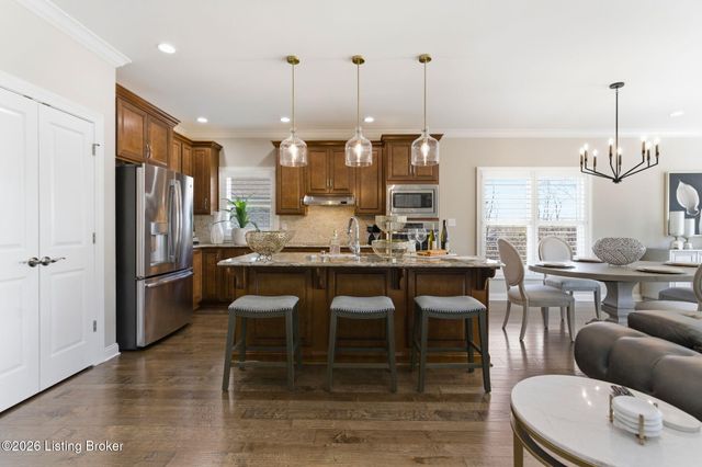 2403 Irish Bend Ct, Louisville, KY 40023