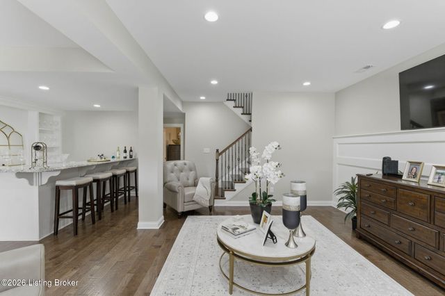 2403 Irish Bend Ct, Louisville, KY 40023