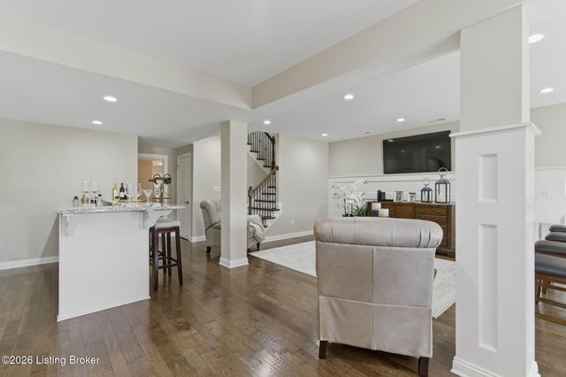 2403 Irish Bend Ct, Louisville, KY 40023