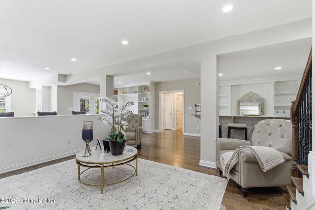 2403 Irish Bend Ct, Louisville, KY 40023