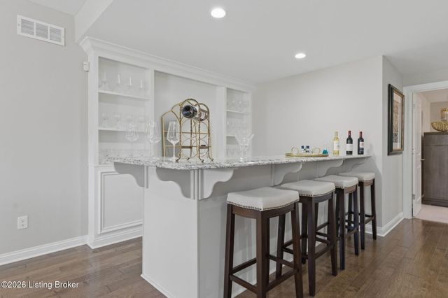 2403 Irish Bend Ct, Louisville, KY 40023