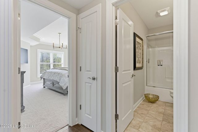 2403 Irish Bend Ct, Louisville, KY 40023