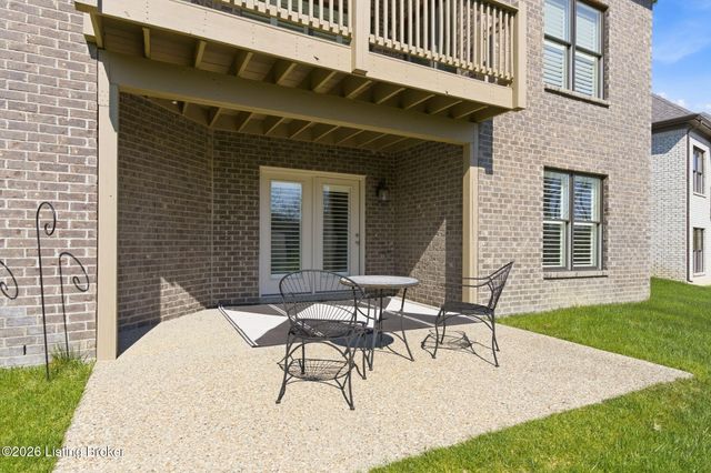 2403 Irish Bend Ct, Louisville, KY 40023