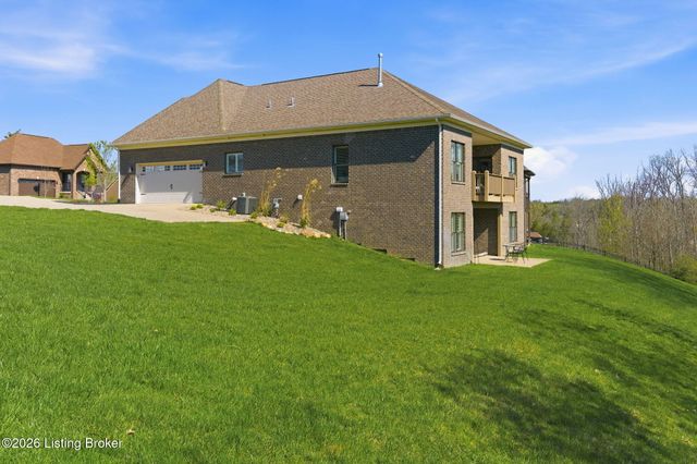 2403 Irish Bend Ct, Louisville, KY 40023