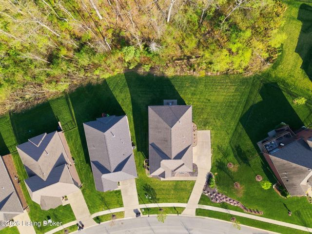 2403 Irish Bend Ct, Louisville, KY 40023