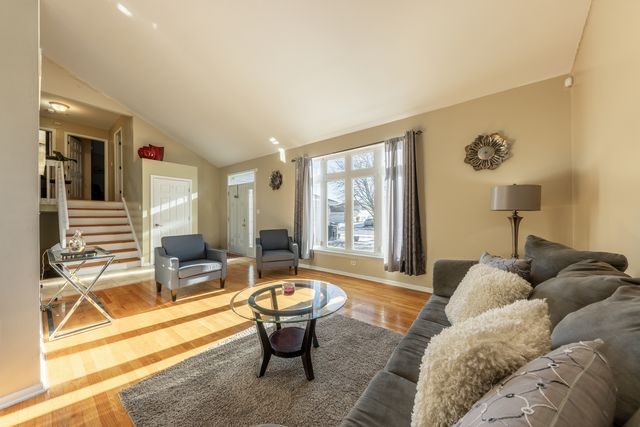 5256 Crosswind Drive, Richton Park, IL 60471