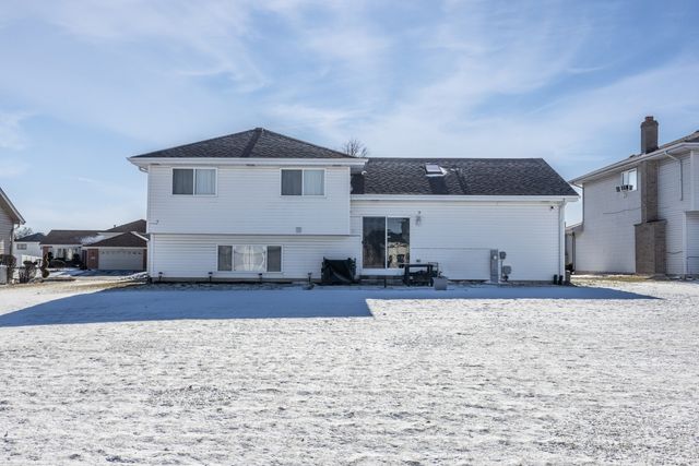 5256 Crosswind Drive, Richton Park, IL 60471