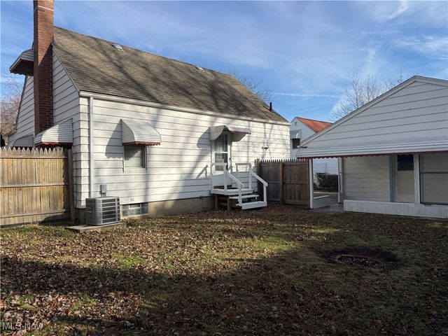 106 Selden Avenue, Akron, OH 44301