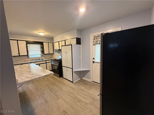 106 Selden Avenue, Akron, OH 44301