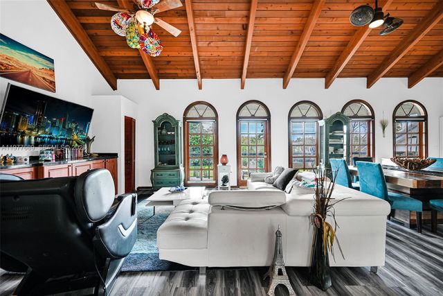 18950 SW 50th St, Southwest Ranches, FL 33332