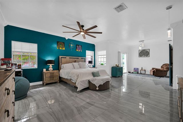 18950 SW 50th St, Southwest Ranches, FL 33332