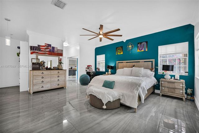 18950 SW 50th St, Southwest Ranches, FL 33332