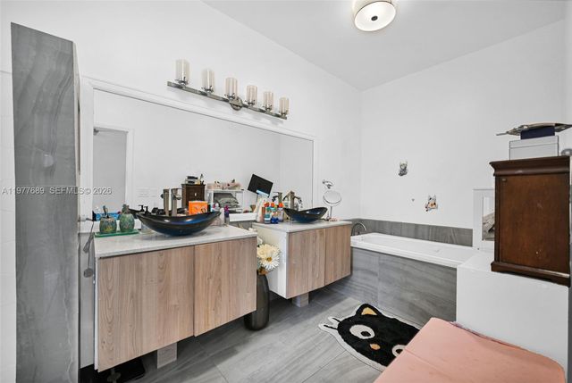 18950 SW 50th St, Southwest Ranches, FL 33332