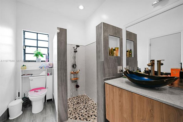 18950 SW 50th St, Southwest Ranches, FL 33332