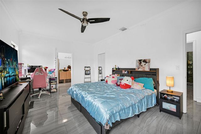 18950 SW 50th St, Southwest Ranches, FL 33332