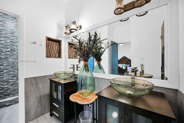 18950 SW 50th St, Southwest Ranches, FL 33332