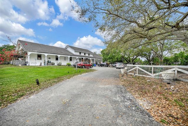 18950 SW 50th St, Southwest Ranches, FL 33332