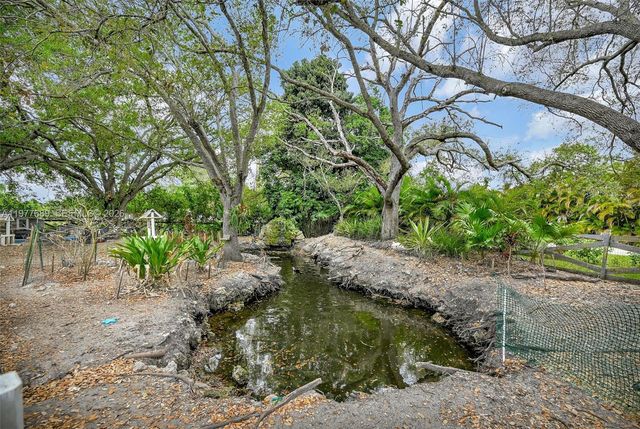 18950 SW 50th St, Southwest Ranches, FL 33332