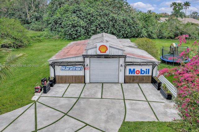 18950 SW 50th St, Southwest Ranches, FL 33332